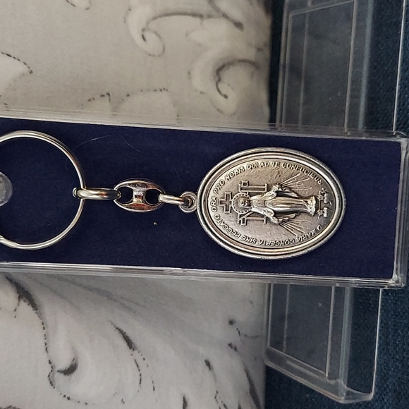 Made In Italy Accessories - Mother Mary Miraculous Key Chain MADE IN ITALY